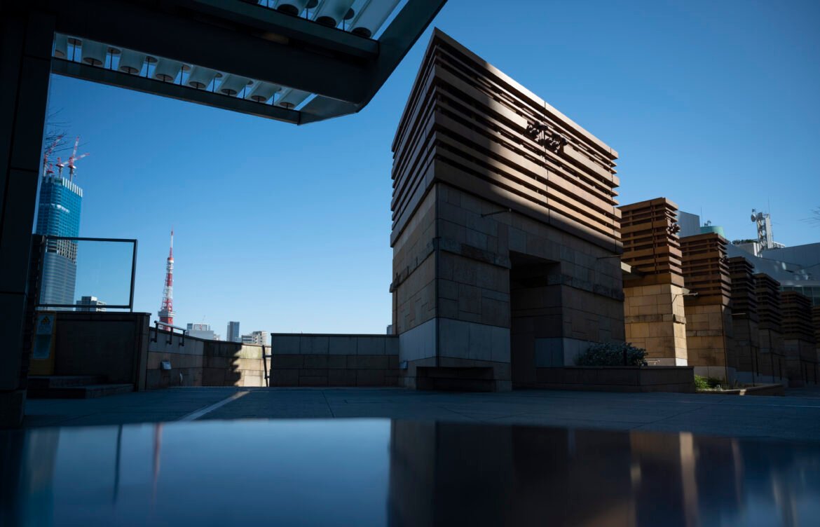 Calculating Taxes On A Million $ Sale